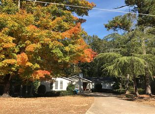 698 Rollingwood Dr, Stone Mountain, GA 30087