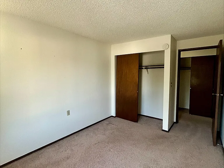 5775 Golden Eagle Dr — Photo 2