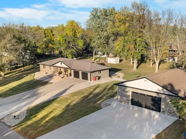 2808 S Duchess Ave, Sioux Falls, SD 57103