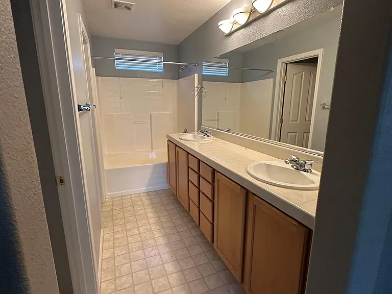 1502 Esplanade Cir — Photo 5