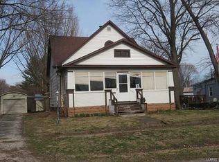 455 S Maple St, Nokomis, IL 62075