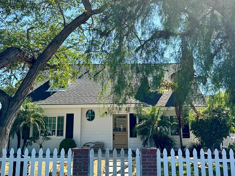 187 Virginia Pl — Photo 1