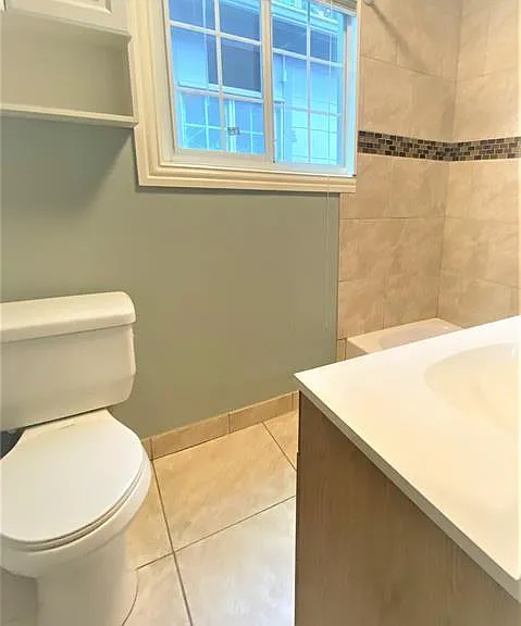 911 Byrne St #7 — Photo 4