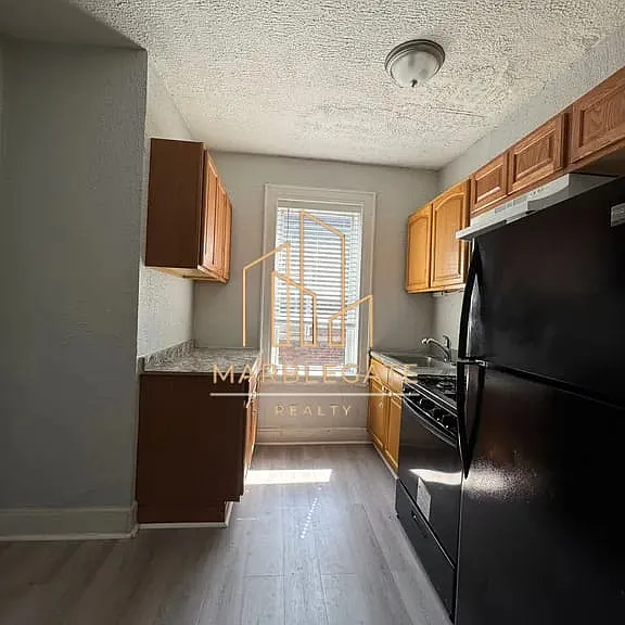 691 Elizabeth Ave #67R — Photo 2