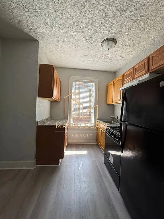 Building Photo - 691 Elizabeth Ave #67R
