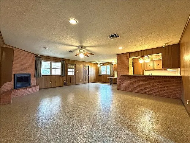 3 bed, 2.0 bath, 2000 sqft, $2,500 — Photo 4