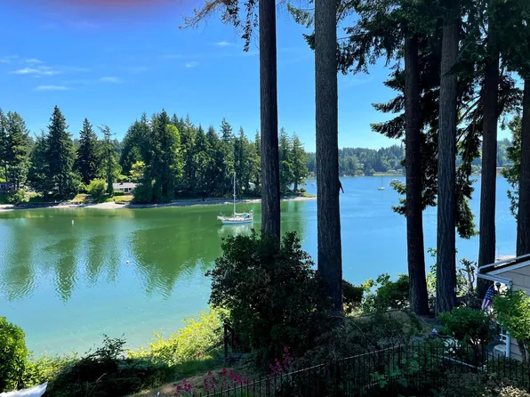 1540 Madrona Point Dr, Bremerton, WA 98312