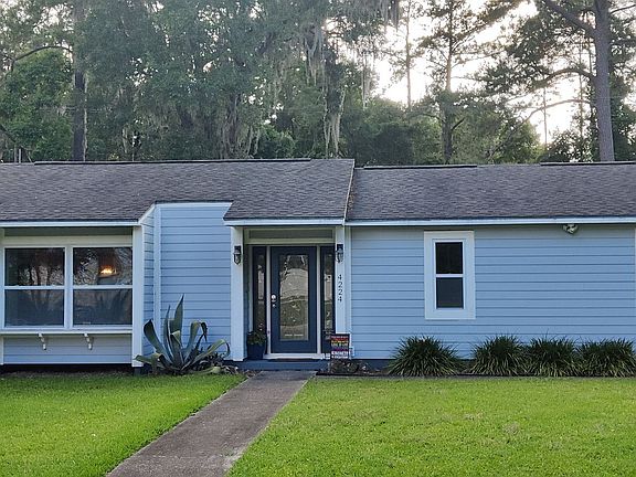3rd image of 4224 NW 70th Ter
