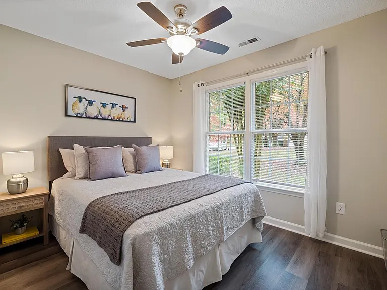 144 Lake Hollow Cir — Photo 16