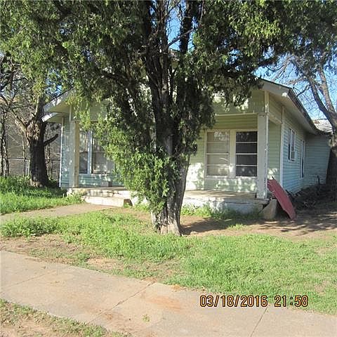 1st image of 318 Ross Ave