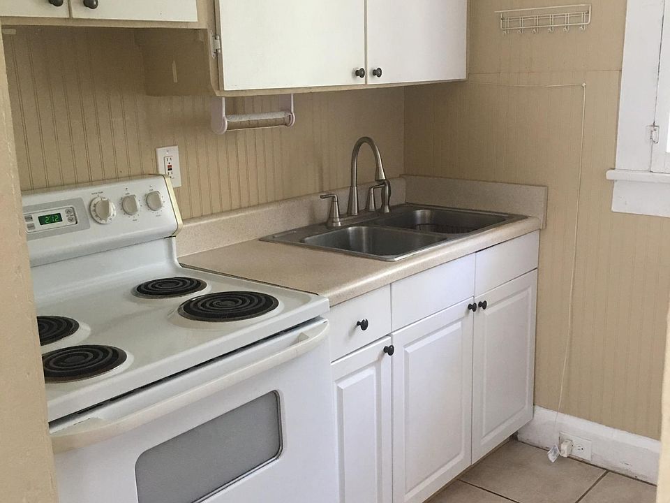 1st image of 110 W Powhatan Ave