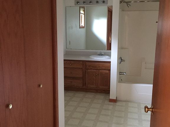4th image of 1122 Heeler Ave #1122
