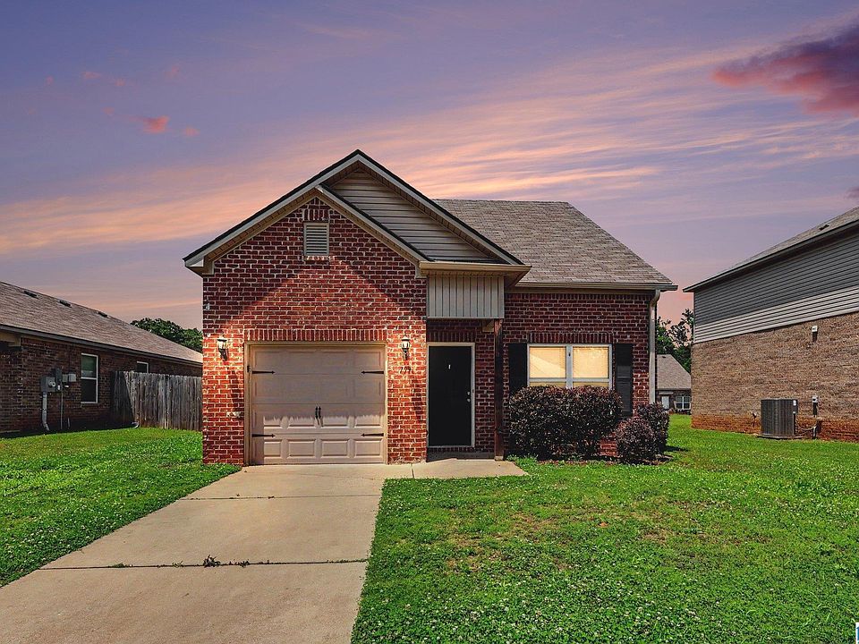 1st image of 799 The Heights Ln