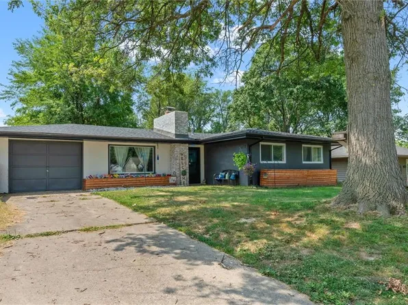 2207 Aull Ln, Lexington, MO 64067