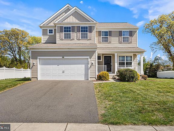 2nd image of 409 Pigott Dr