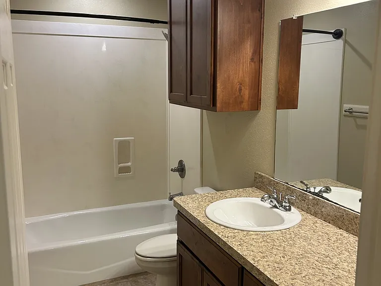 804 Frio Cir #A — Photo 3