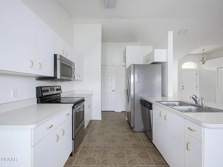 1712 Arash Cir — Photo 14