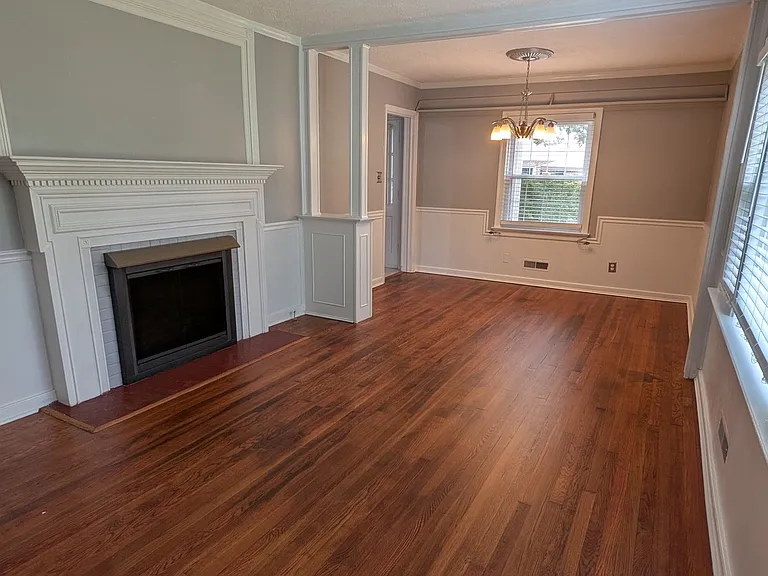 7514 Greengate Dr — Photo 2