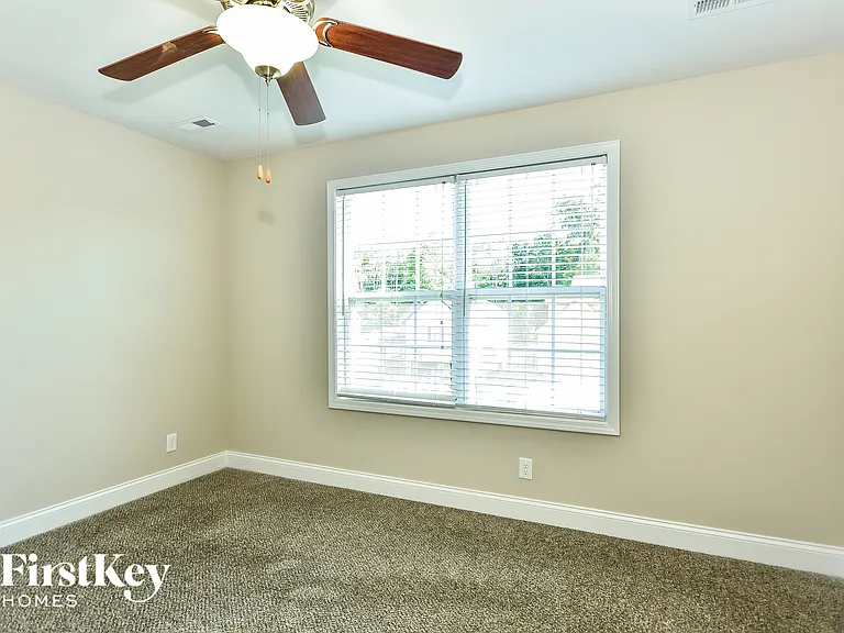 416 Leslie Wood Dr — Photo 12