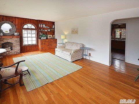 3rd image of 61 Valentine Ave