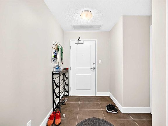 3rd image of 77 N Spruce Pl SW #1407