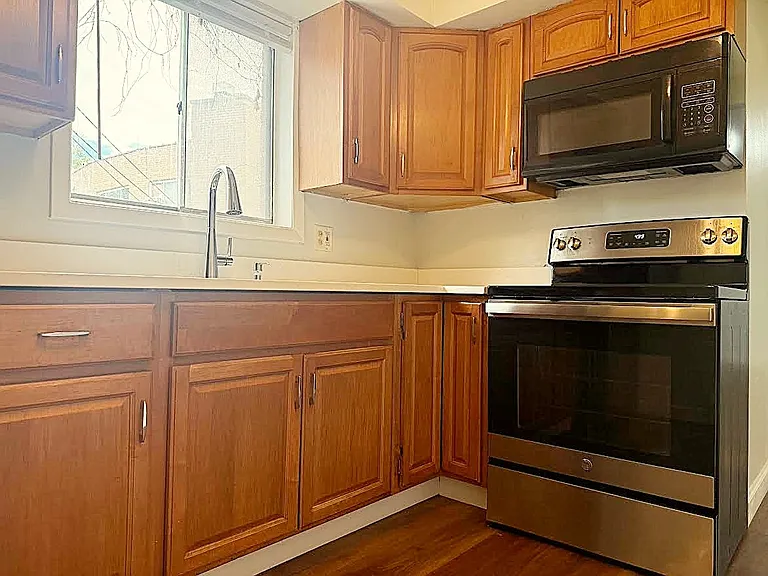 6911 N Ridge Blvd #2C — Photo 4