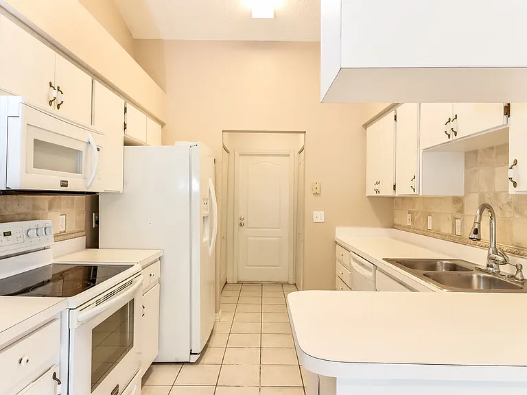 656 Lakemont Dr — Photo 7