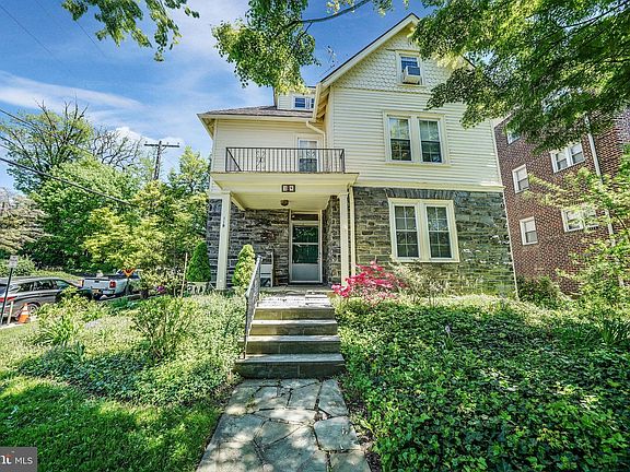 3rd image of 119 N Essex Ave