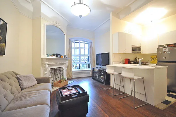 Rented by Compass | media 9