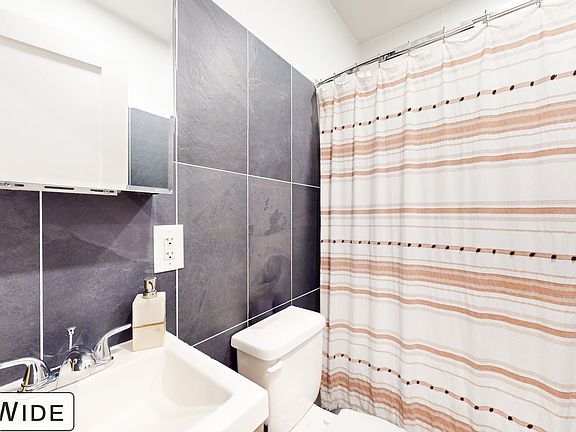 4th image of 814 Macon St #1C