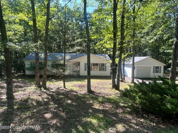 1312 N Rocky Mountain Dr, Effort, PA 18330