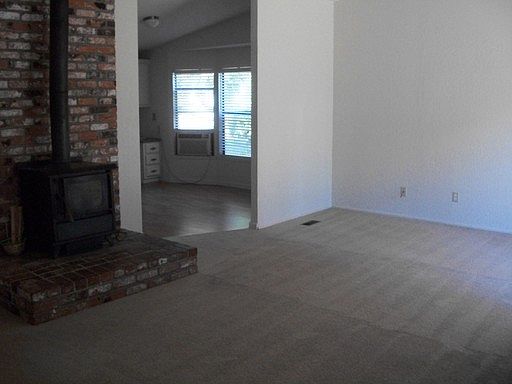 4th image of 890 Kingman Dr