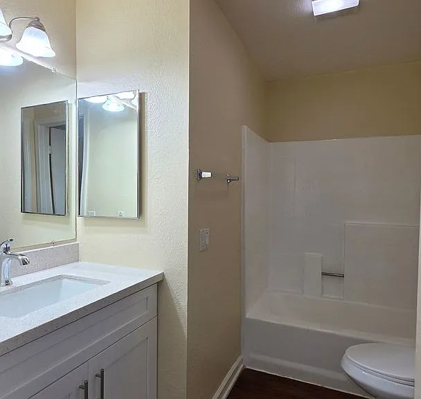 Sierra Crossing Apartments — Photo 9