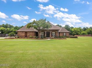 216 Meadowlands Dr, Brandon, MS 39047