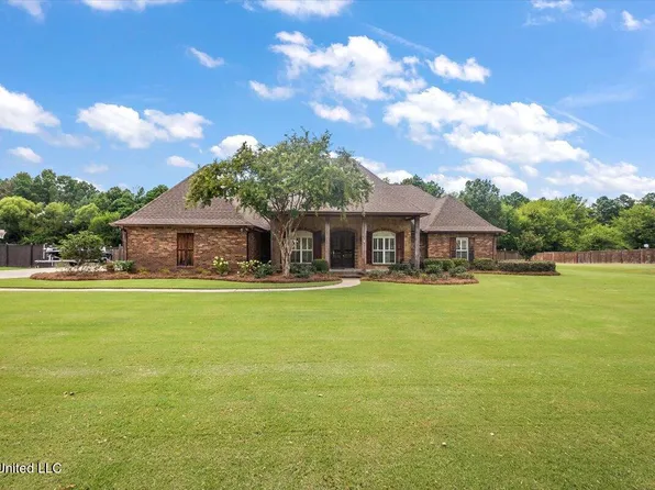 216 Meadowlands Dr, Brandon, MS 39047