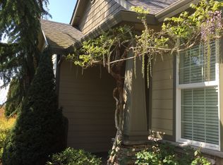 906 N 10th Way, Ridgefield, WA 98642