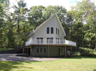 34 Boylan Rd, Averill Park, NY 12018