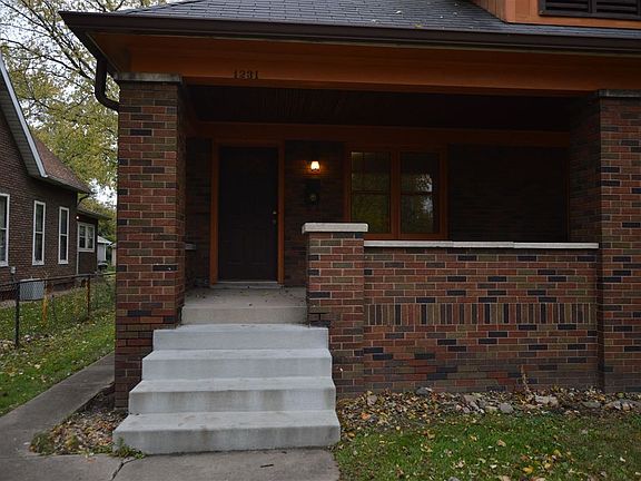 3rd image of 1231 Evison St