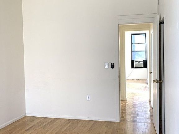 5th image of 572 Henry St APT 2
