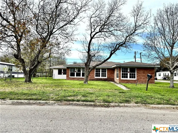 1503 Holloman Dr, Pt Lavaca, TX 77979
