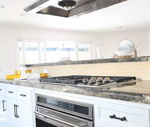 4th image of 23548 Balmoral Ln