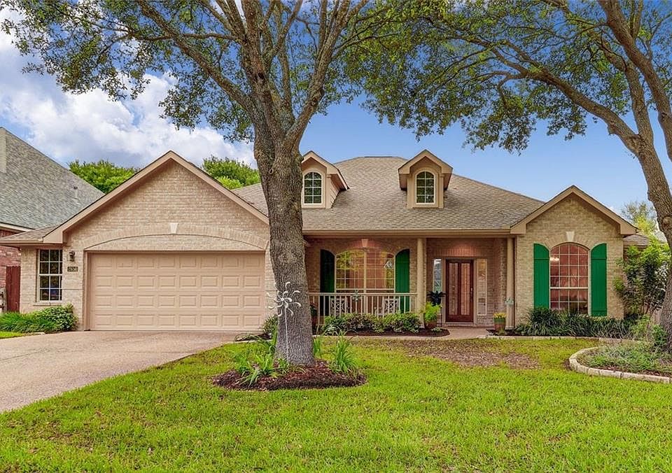 1st image of 2656 Henley Dr