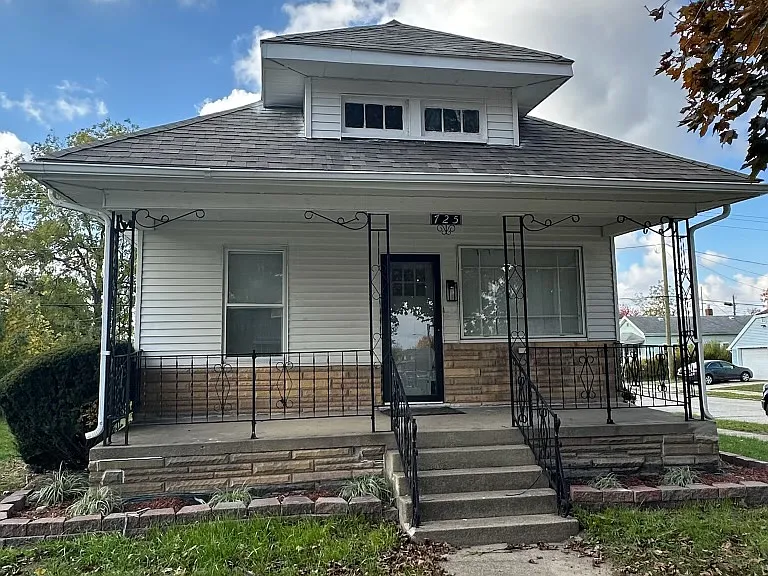 725 S Meade St — Photo 1