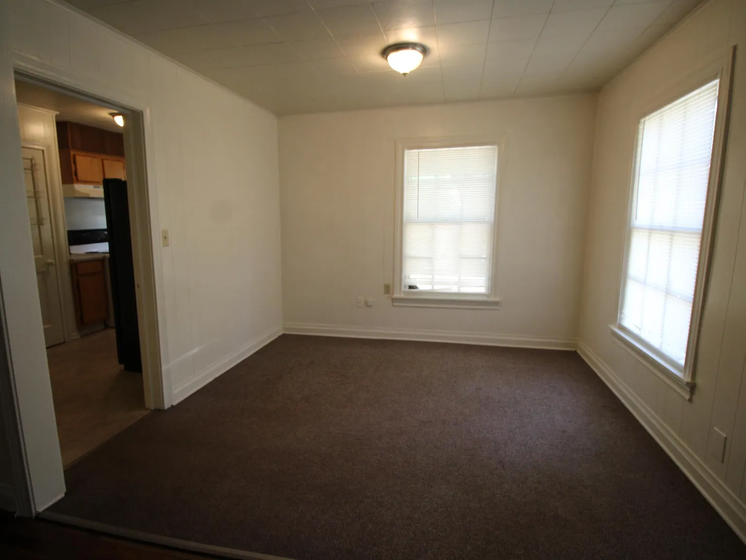 323 North Houston Street - 1 — Photo 4