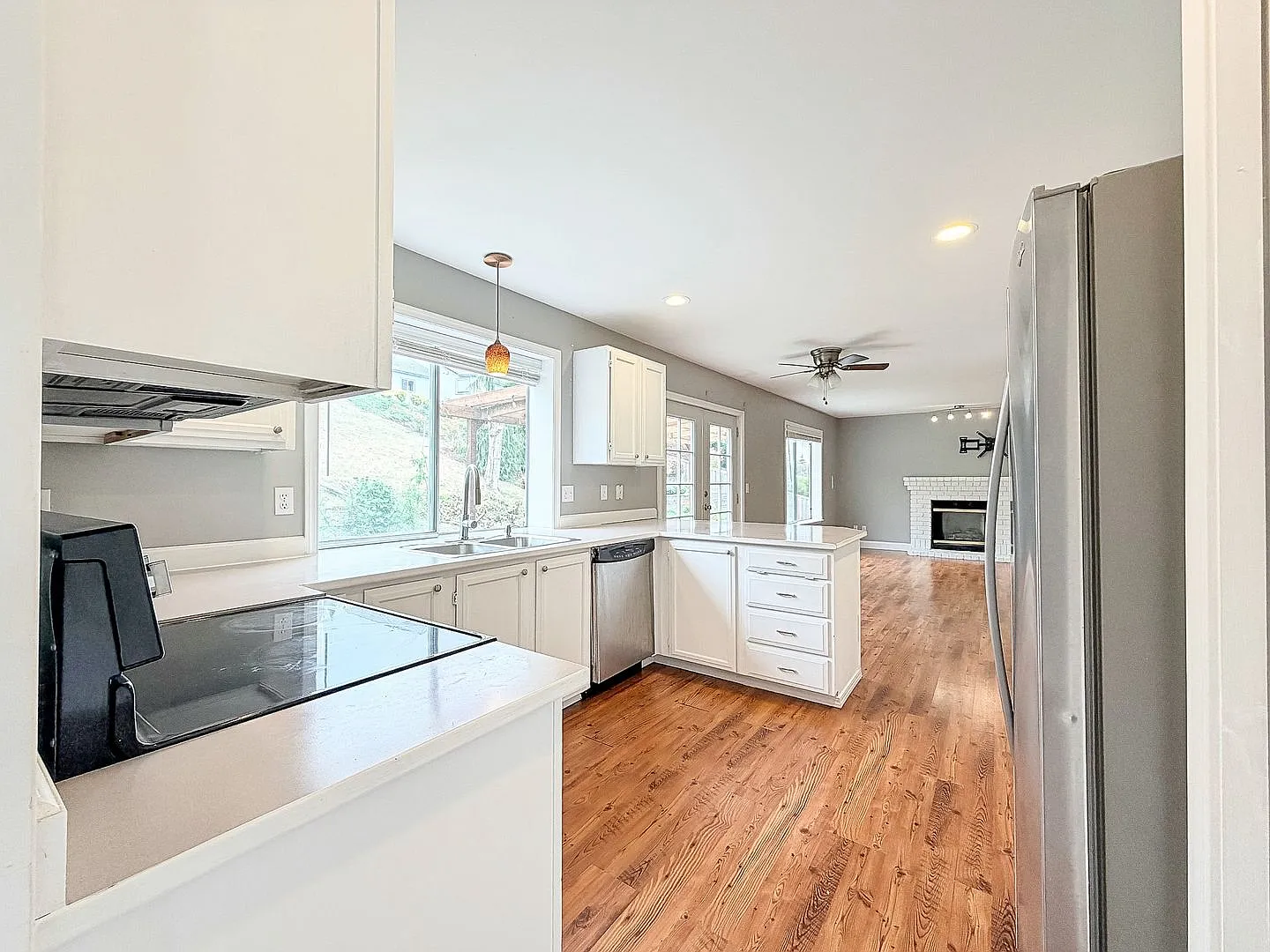 Beautiful 4-Bedroom Harbor Ridge Home with Covered Patio, Flexible Office & 2-Car Garage! — Photo 4