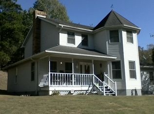 303 Sandstone Dr, Eleanor, WV 25070