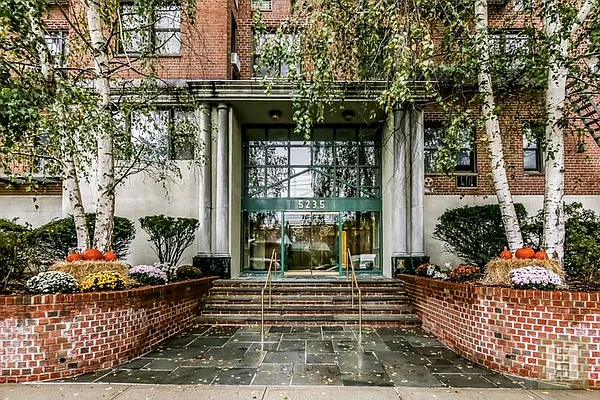 Sold by Halstead Real Estate | media 20