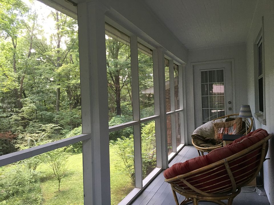 1st image of 537 Weesner Dr