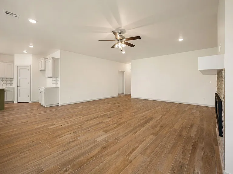 4909 Misty Wood Ln — Photo 15