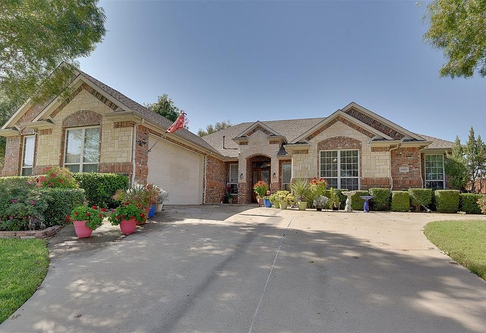 1st image of 6909 Bradford Estates Dr